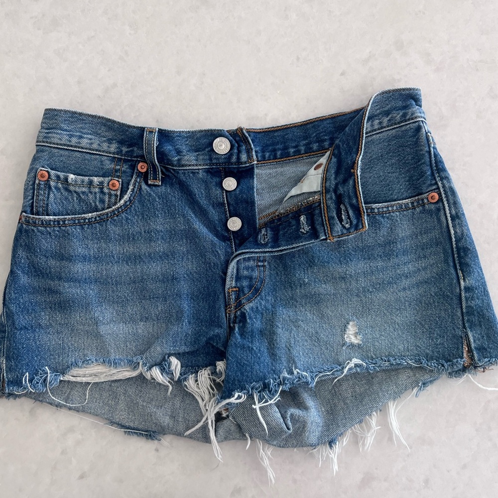 LEVI 501® ORIGINAL FIT HIGH RISE WOMEN'S SHORTS